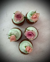 Load image into Gallery viewer, CUPCAKES