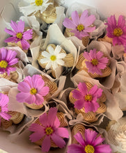 Load image into Gallery viewer, CUPCAKES