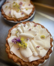 Load image into Gallery viewer, SEASONAL PIES
