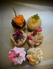 Load image into Gallery viewer, CUPCAKES (6-PACK)
