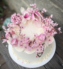 Load image into Gallery viewer, SOUR CREAM CORNMEAL CAKE + BLUEBERRIES: vanilla custard
